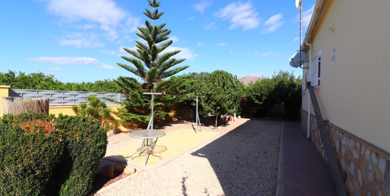 Resale - Country House -
Orihuela - La Campaneta