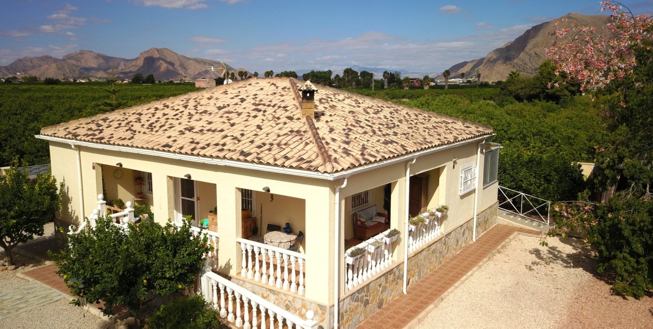 Resale - Country House -
Orihuela - La Campaneta