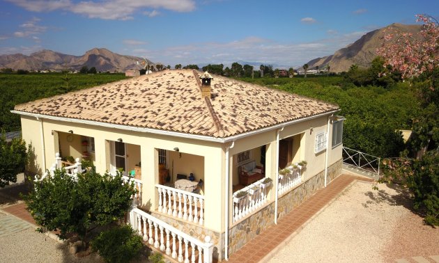 Resale - Country House -
Orihuela - La Campaneta