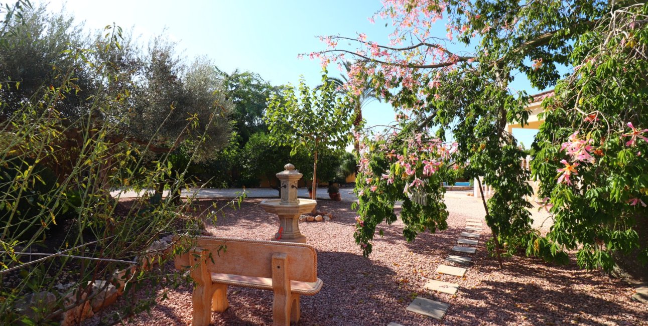 Resale - Country House -
Orihuela - La Campaneta