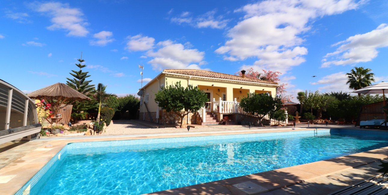 Resale - Country House -
Orihuela - La Campaneta