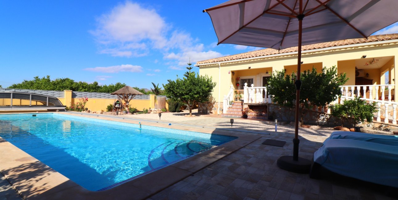 Resale - Country House -
Orihuela - La Campaneta