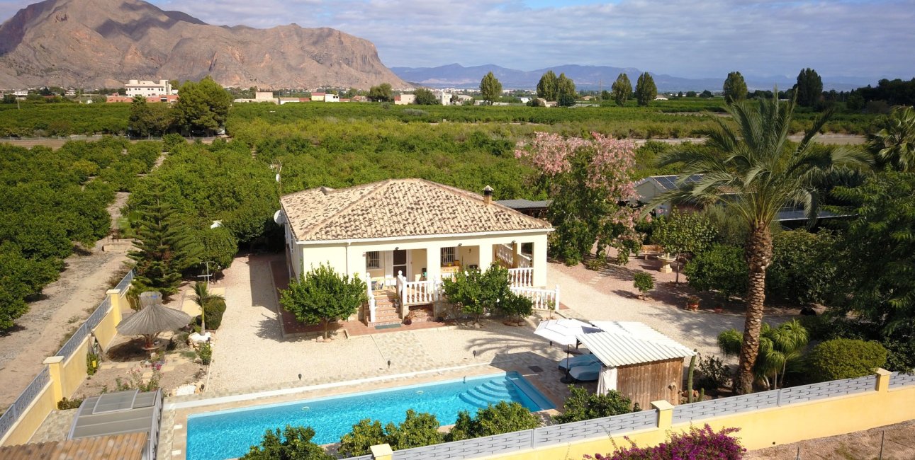 Resale - Country House -
Orihuela - La Campaneta