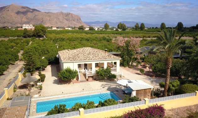 Resale - Country House -
Orihuela - La Campaneta