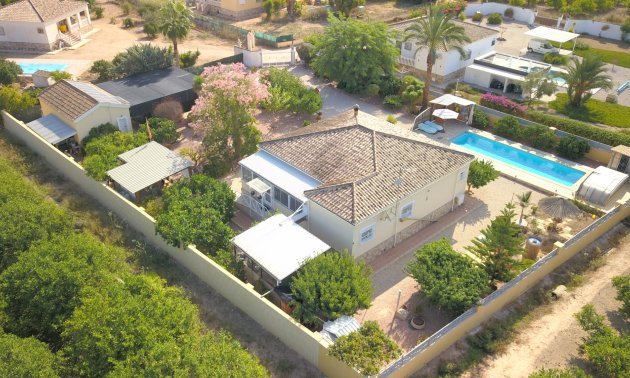 Resale - Country House -
Orihuela - La Campaneta