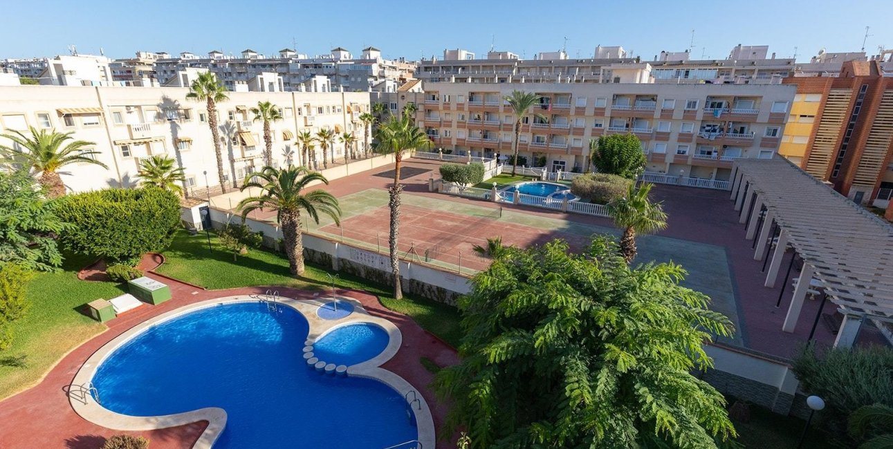 Resale - Apartment / flat -
Torrevieja - Playa del Cura
