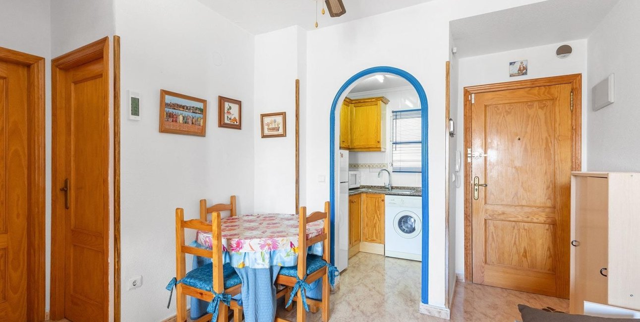 Resale - Apartment / flat -
Torrevieja - Playa del Cura