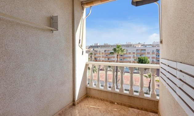 Resale - Apartment / flat -
Torrevieja - Playa del Cura