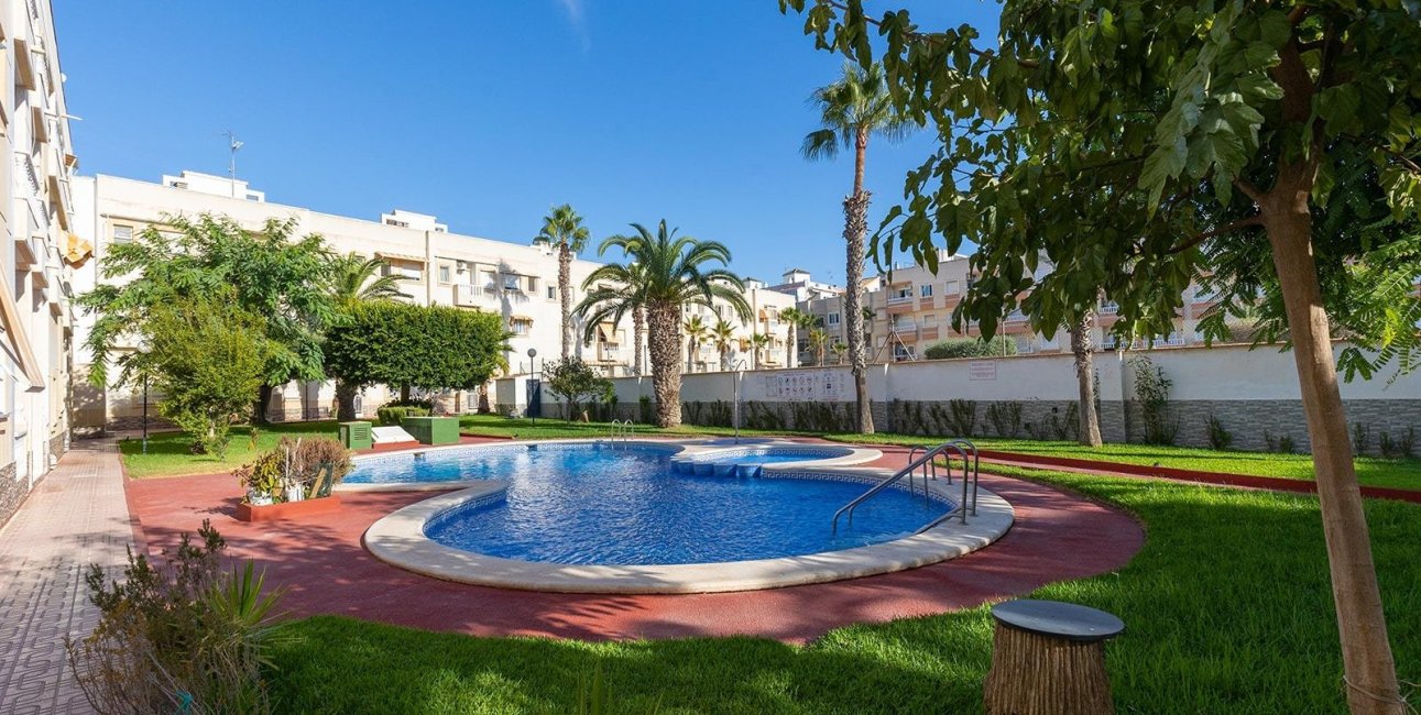 Resale - Apartment / flat -
Torrevieja - Playa del Cura
