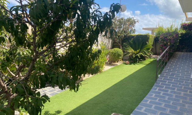 Rynek wtórny - Bungalowy -
Orihuela Costa - Mil Palmeras