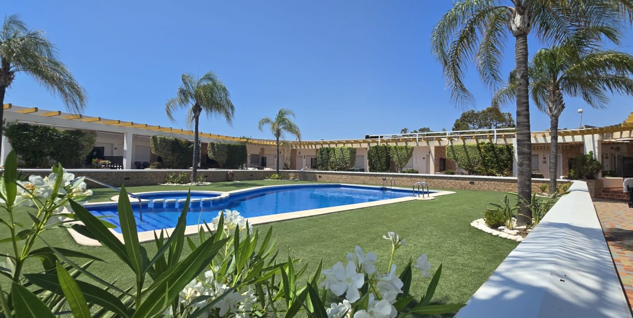 Rynek wtórny - Bungalowy -
Orihuela Costa - Mil Palmeras