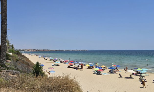 Rynek wtórny - Bungalowy -
Orihuela Costa - Mil Palmeras
