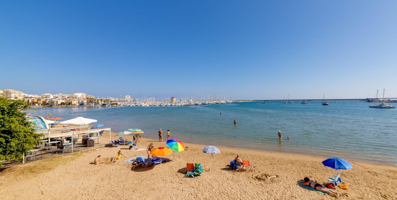 Rynek wtórny - Mieszkanie w bloku -
Torrevieja - Acequion