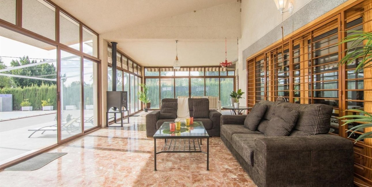 Resale - Villa -
Alicante - Corte Ingles