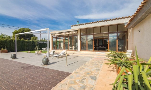 Resale - Villa -
Alicante - Corte Ingles