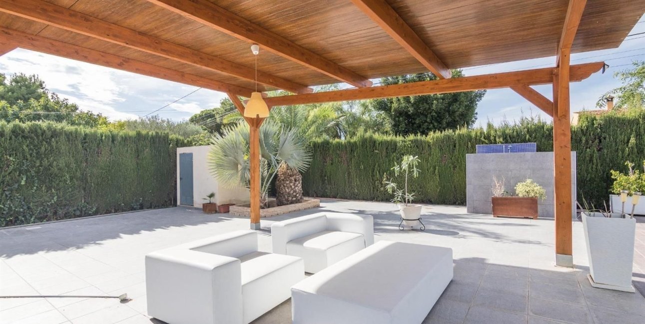 Resale - Villa -
Alicante - Corte Ingles