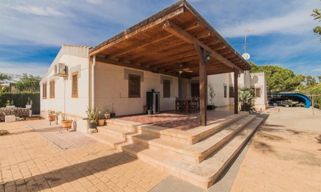 Resale - Villa -
Alicante - Corte Ingles