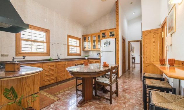 Resale - Villa -
Alicante - Corte Ingles