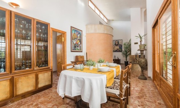 Resale - Villa -
Alicante - Corte Ingles