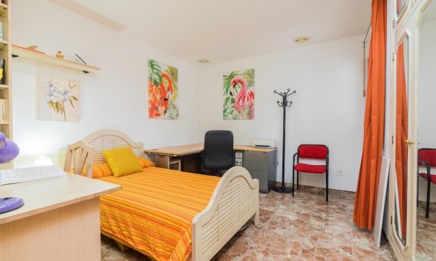 Resale - Villa -
Alicante - Corte Ingles