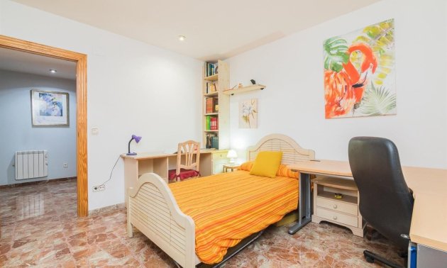 Resale - Villa -
Alicante - Corte Ingles