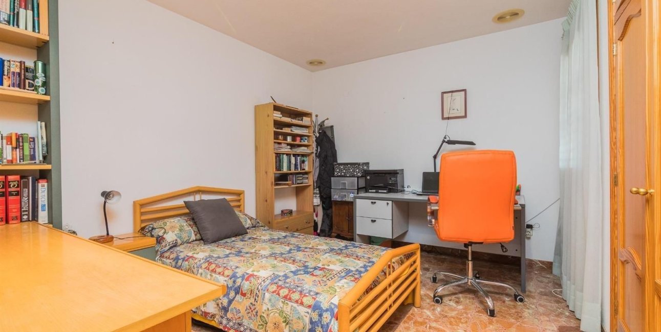 Resale - Villa -
Alicante - Corte Ingles