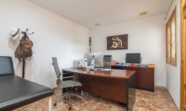 Resale - Villa -
Alicante - Corte Ingles