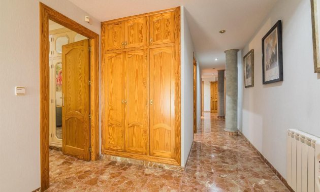 Resale - Villa -
Alicante - Corte Ingles