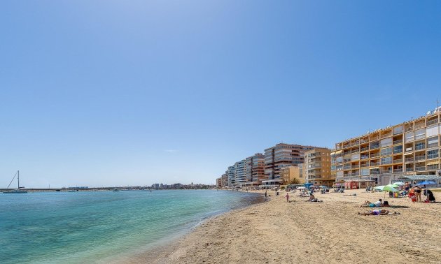 Rynek wtórny - Mieszkanie w bloku -
Torrevieja - Acequion