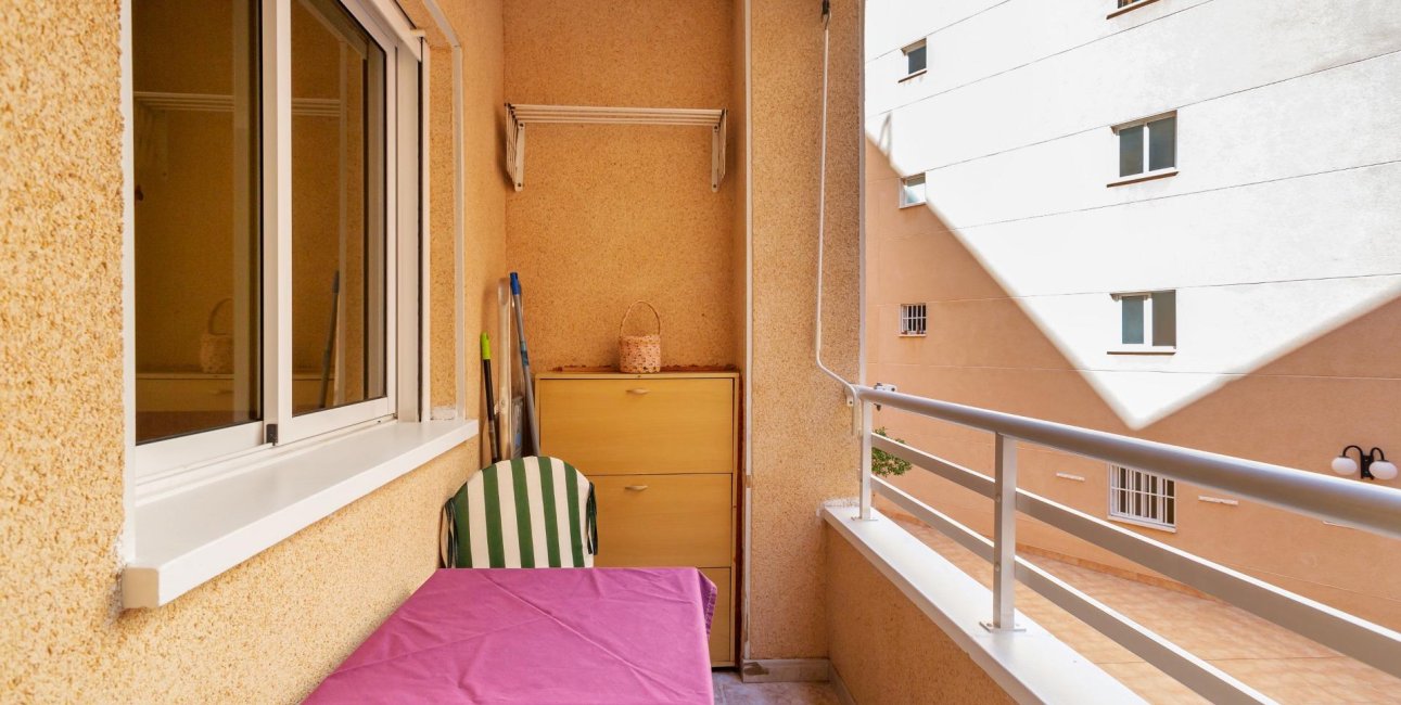 Resale - Apartment / flat -
Torrevieja - Centro