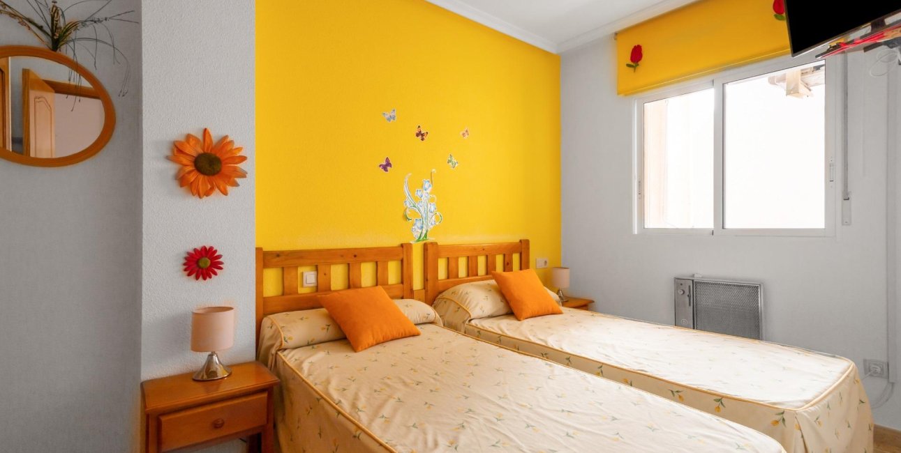 Resale - Apartment / flat -
Torrevieja - Centro