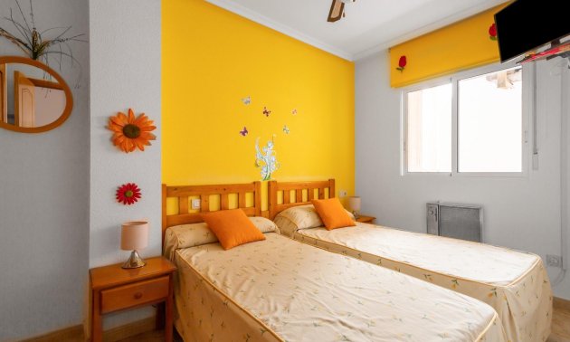 Resale - Apartment / flat -
Torrevieja - Centro