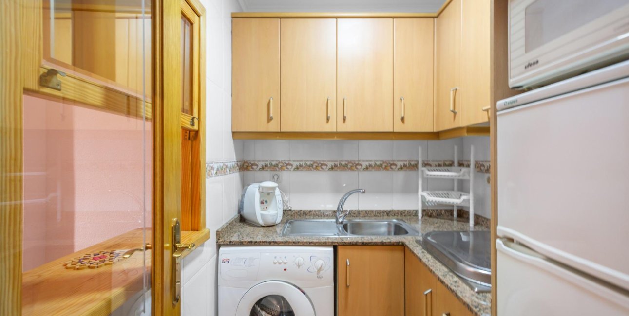 Resale - Apartment / flat -
Torrevieja - Centro