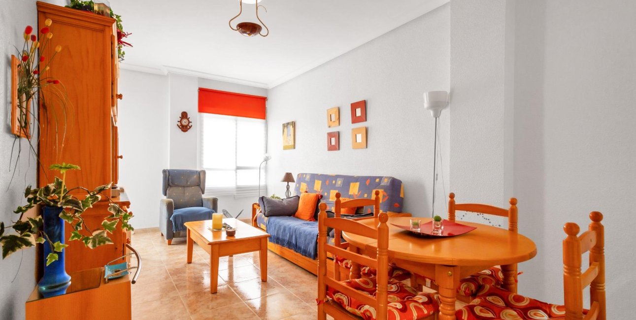 Resale - Apartment / flat -
Torrevieja - Centro