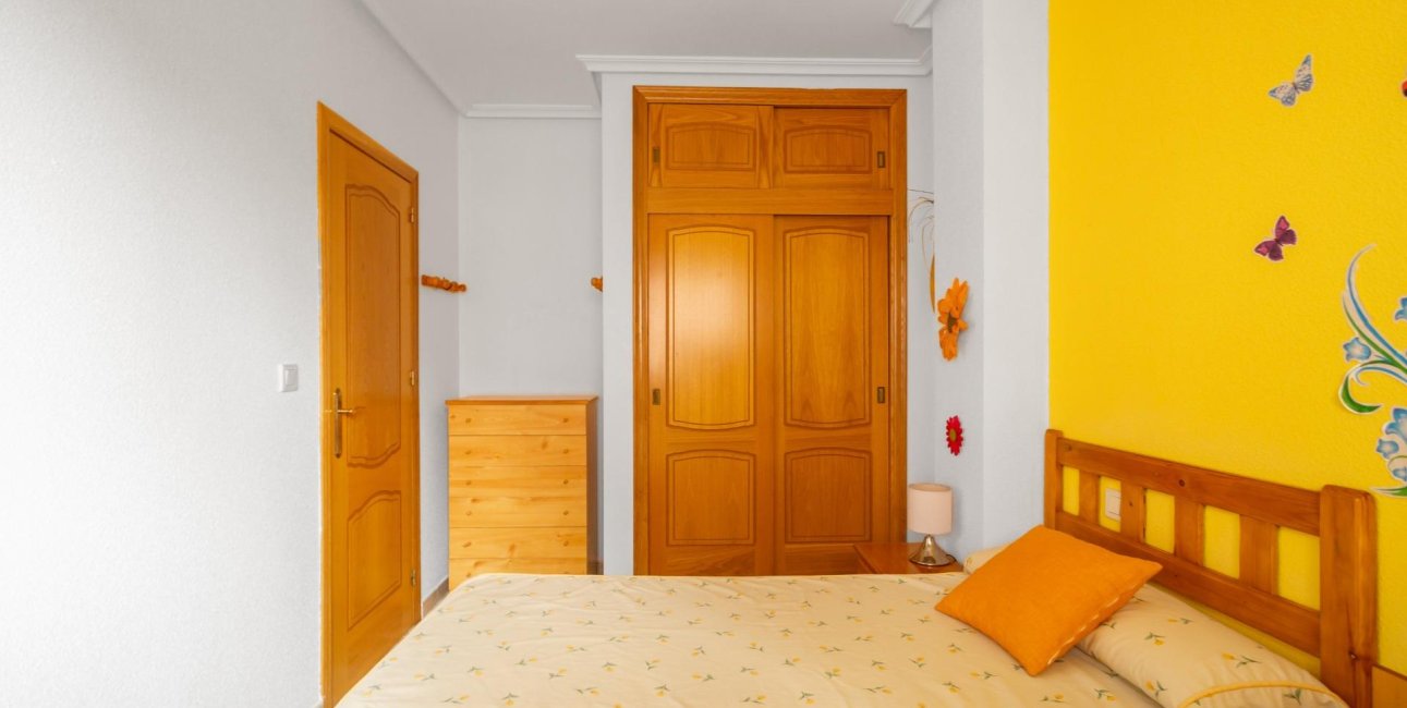 Resale - Apartment / flat -
Torrevieja - Centro