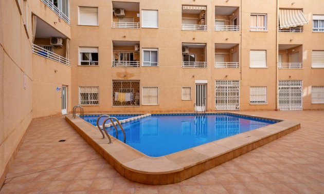 Resale - Apartment / flat -
Torrevieja - Centro