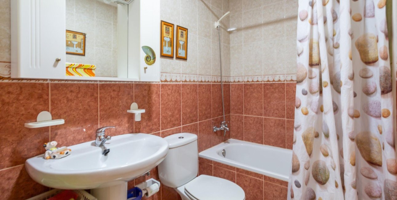 Resale - Apartment / flat -
Torrevieja - Centro