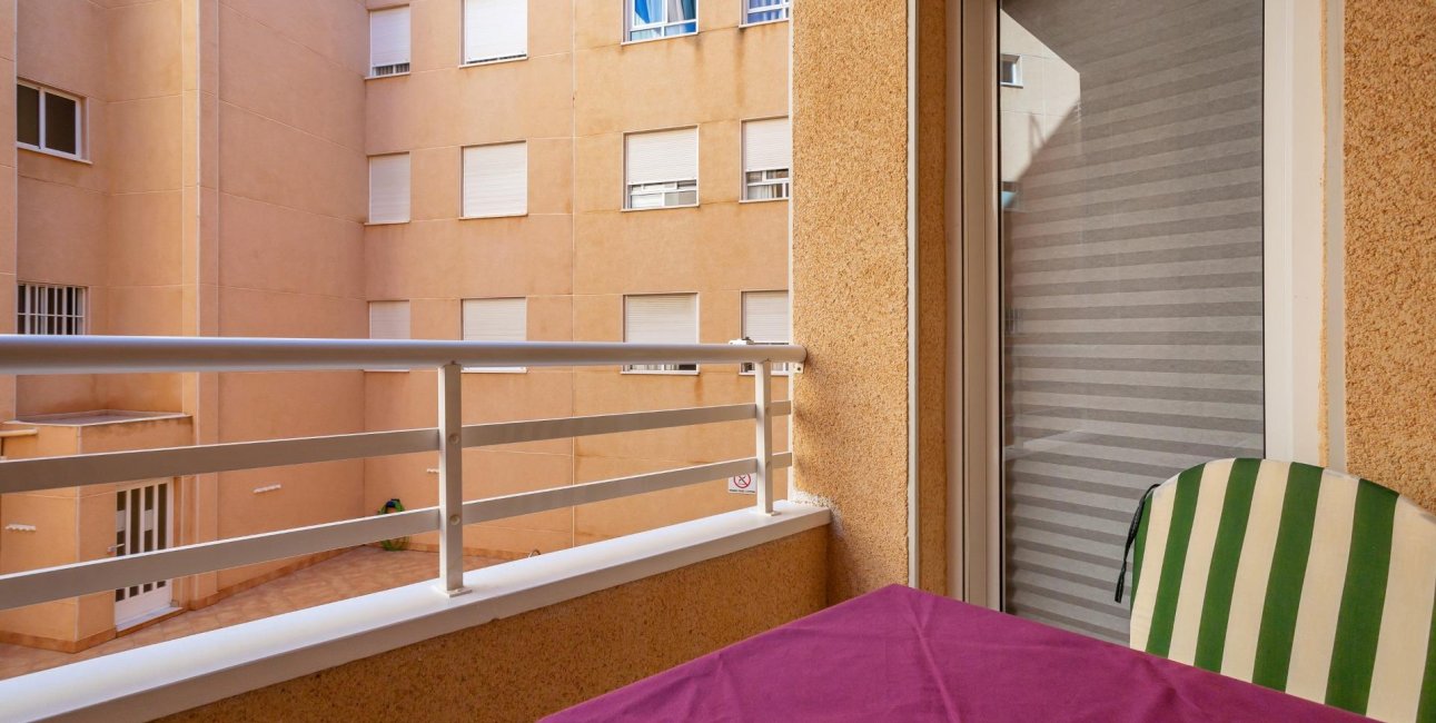 Resale - Apartment / flat -
Torrevieja - Centro