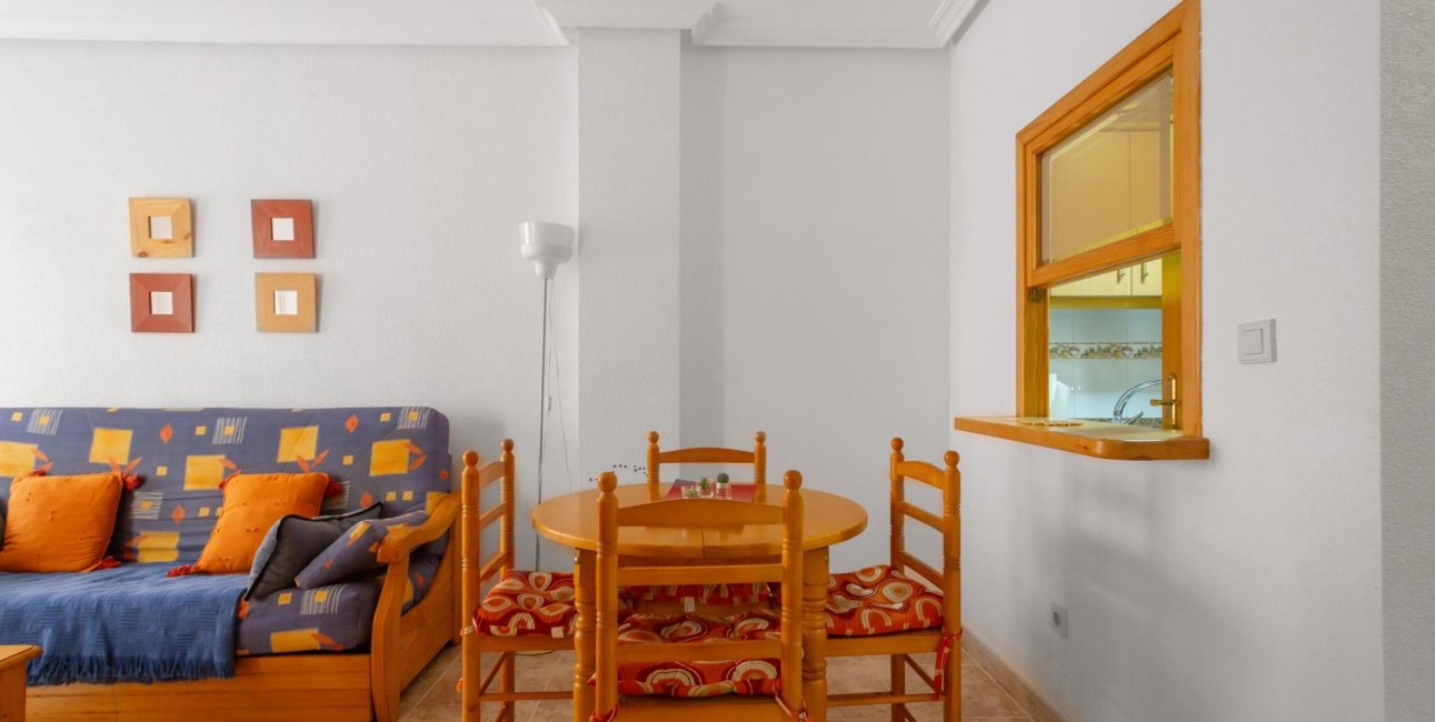 Resale - Apartment / flat -
Torrevieja - Centro