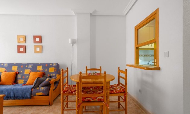 Resale - Apartment / flat -
Torrevieja - Centro