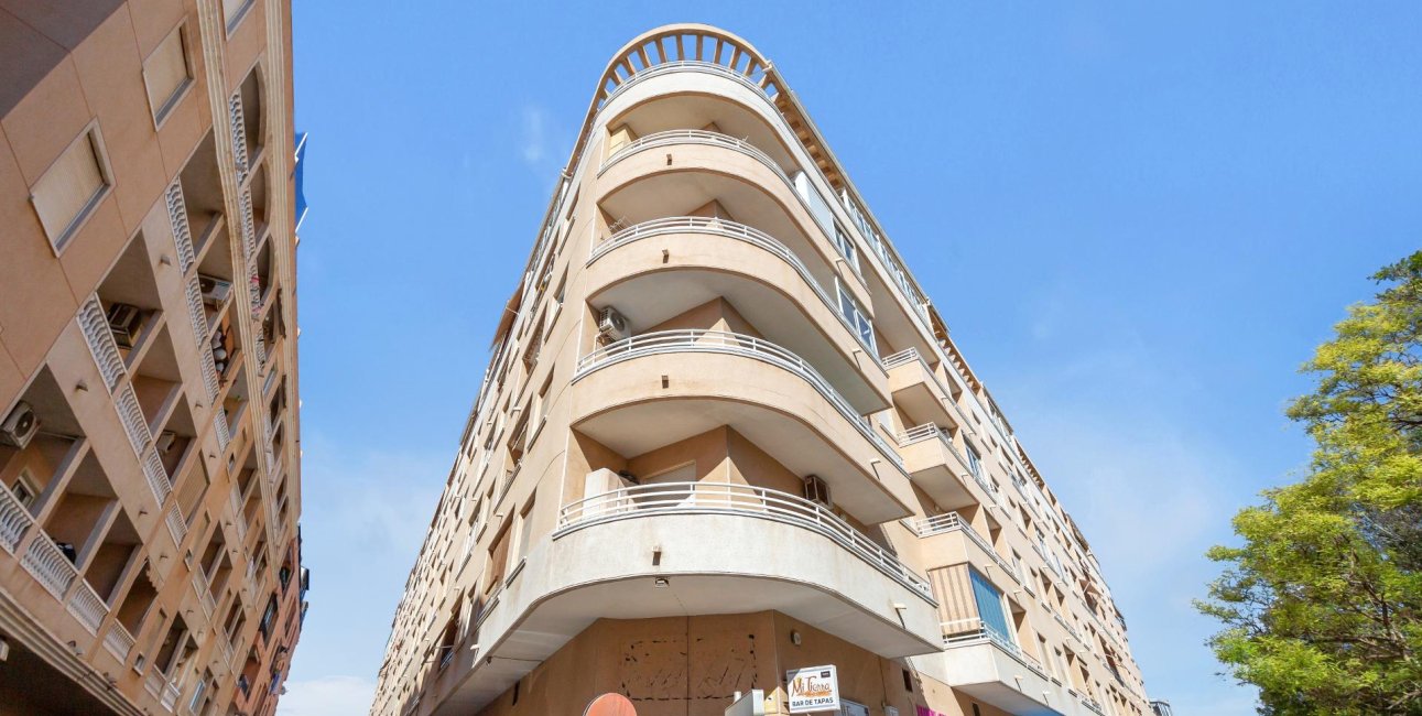 Resale - Apartment / flat -
Torrevieja - Centro