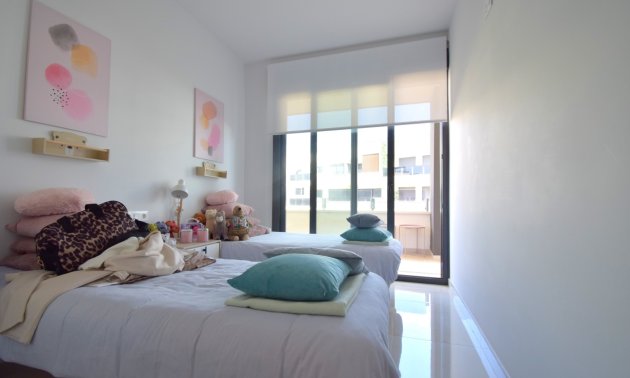 Resale - Apartment / flat -
Orihuela Costa - Playa Flamenca