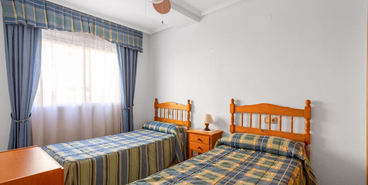 Resale - Apartment / flat -
Torrevieja - Playa del Cura