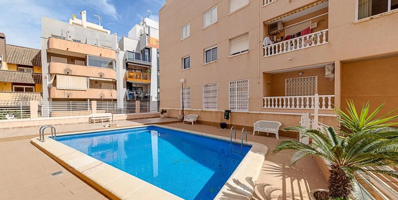 Resale - Apartment / flat -
Torrevieja - Playa del Cura