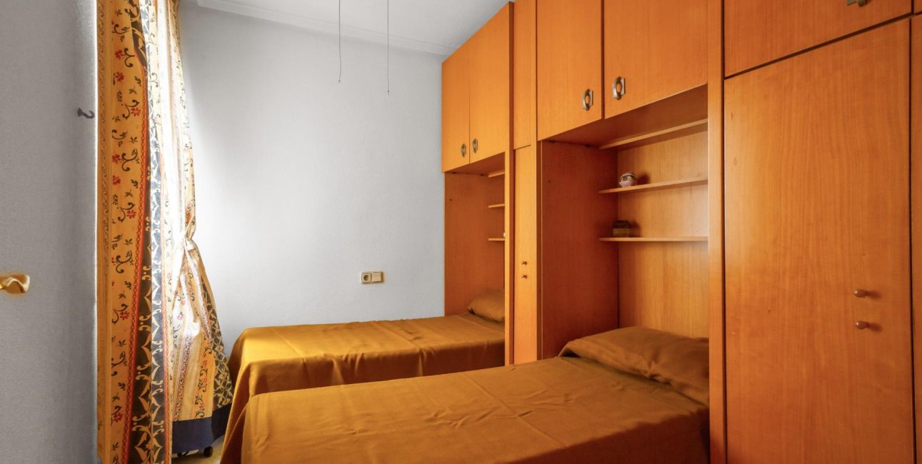 Resale - Apartment / flat -
Torrevieja - Playa del Cura