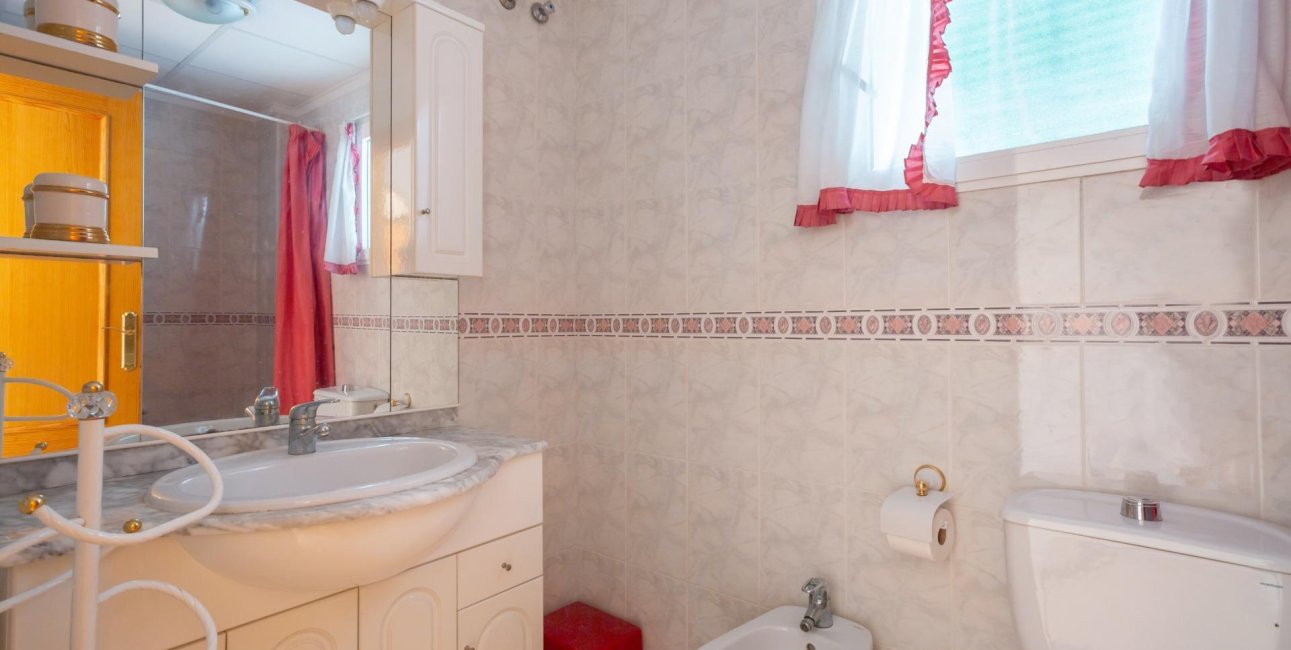 Resale - Apartment / flat -
Torrevieja - Playa del Cura