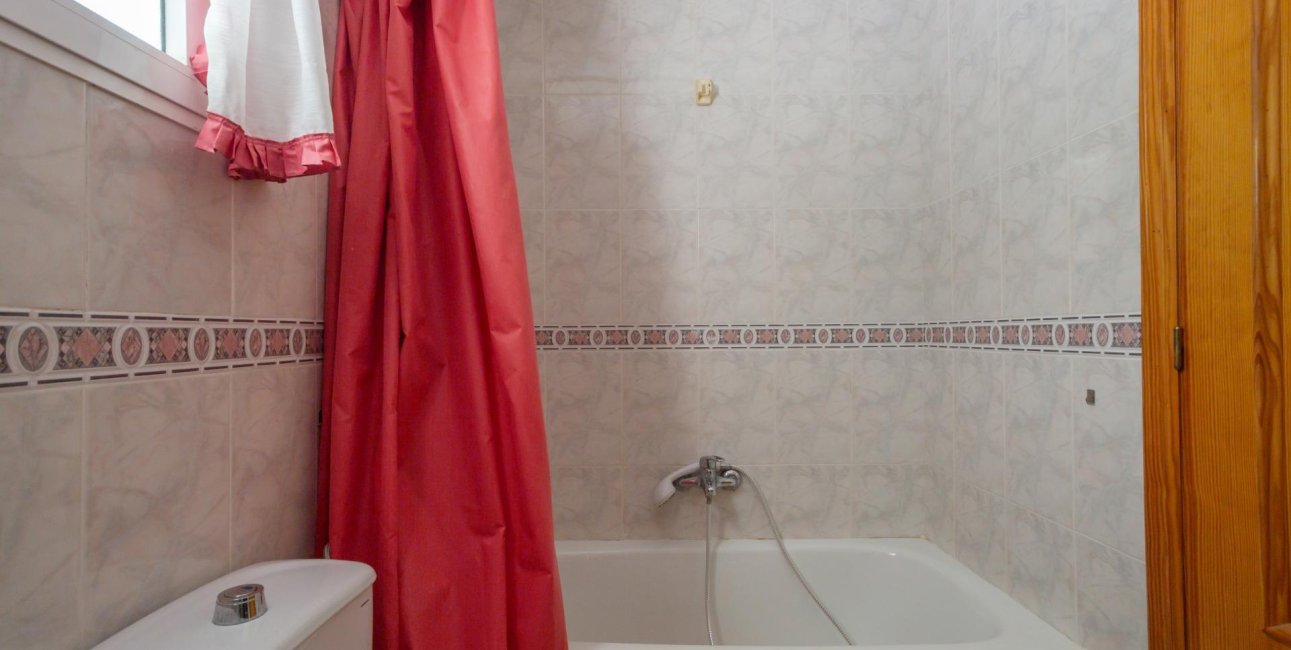 Resale - Apartment / flat -
Torrevieja - Playa del Cura