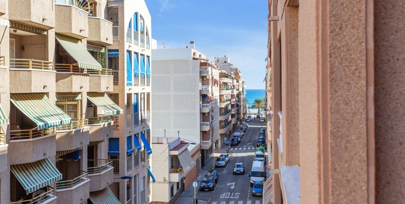 Resale - Apartment / flat -
Torrevieja - Playa del Cura