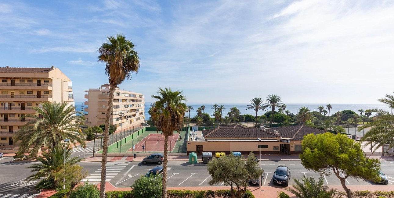 Resale - Apartment / flat -
Torrevieja - La Mata