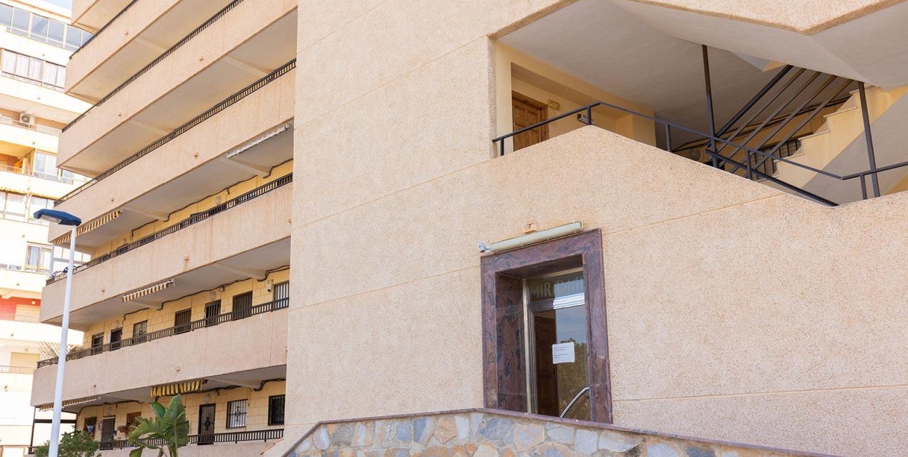 Resale - Apartment / flat -
Torrevieja - La Mata